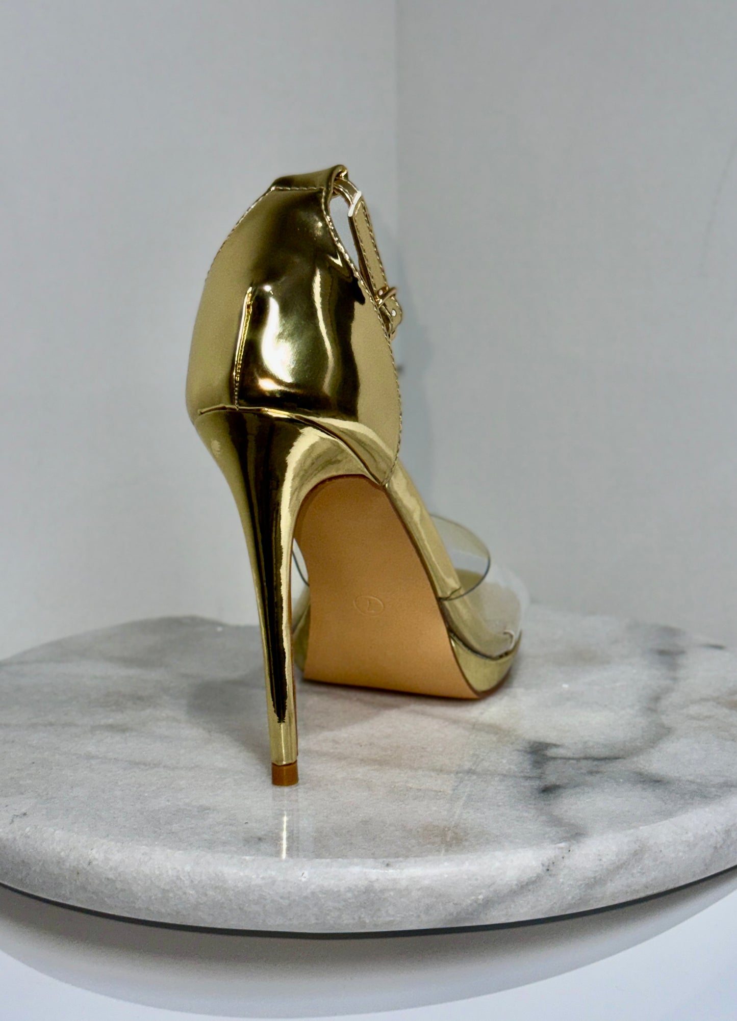 Tacón Dorado Transparente